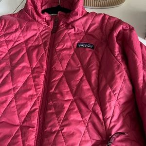 Patagonia girls jacket - good condition - 3 pockets! Size 12 - rose/coral color